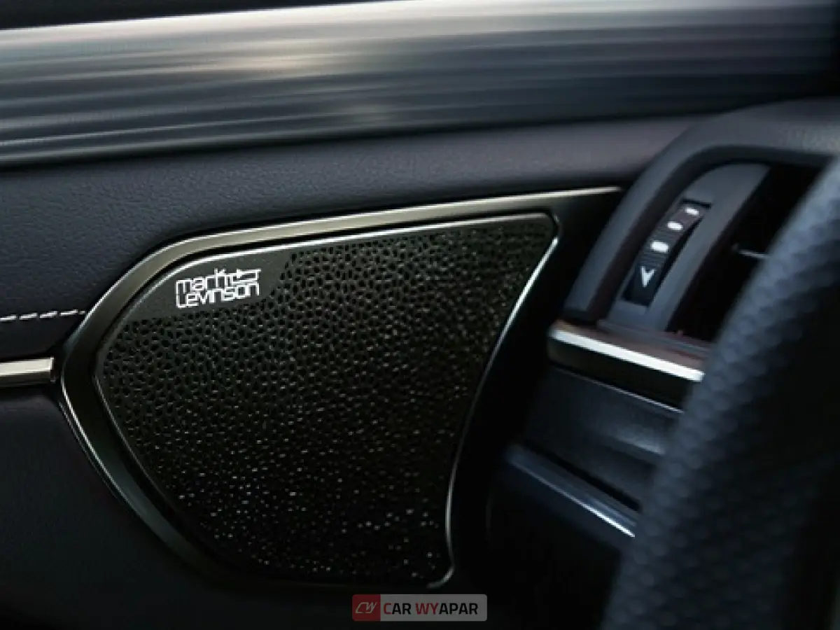 LEXUS LM Top Feature